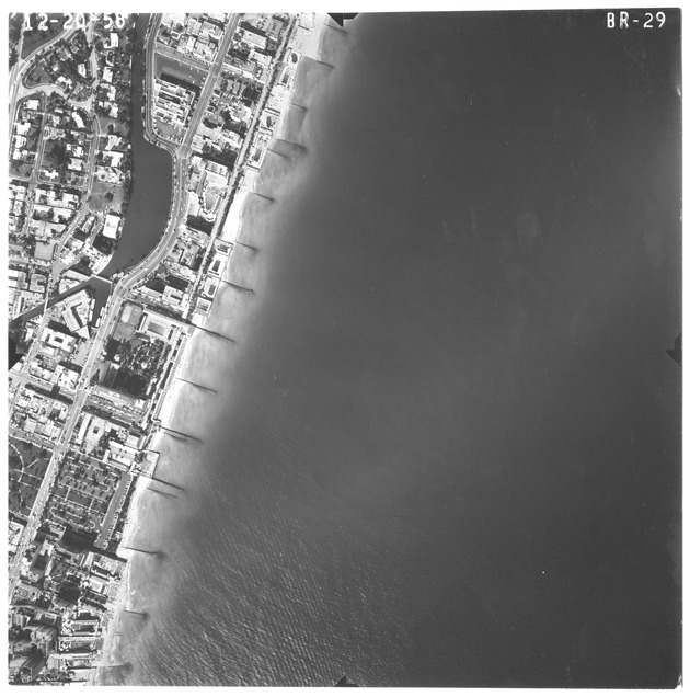 Lake Pancoast and the beach - Recto Photograph