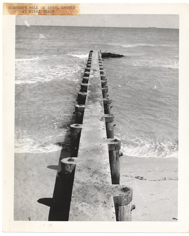 Concrete walk on steel groyne at Miami Beach - Recto