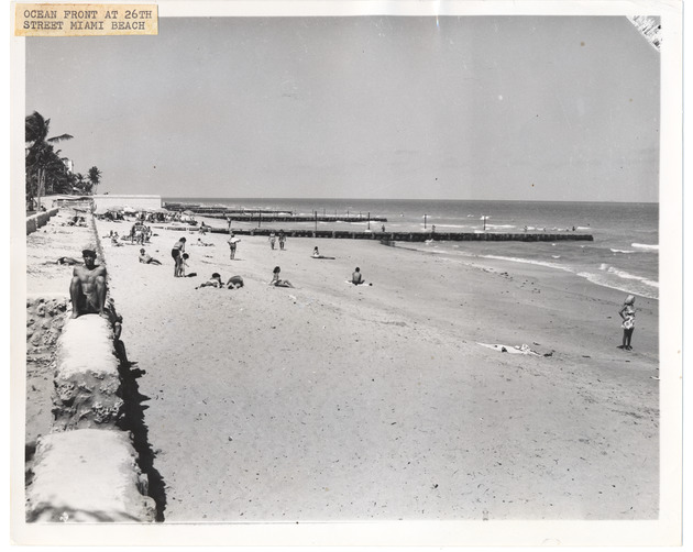 Ocean front at 26th street Miami Beach - Recto