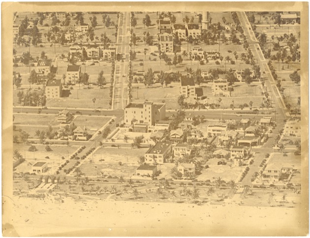 Miami Beach and surrounding area 1920-1940 - Photograph, recto: [Arial view of Miami Beach at Tenth and Ocean Drive, 1930]