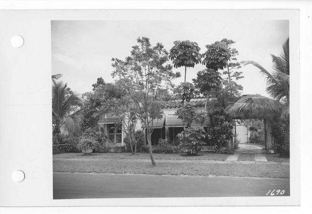 Alberca Street, Coral Gables, Florida - recto