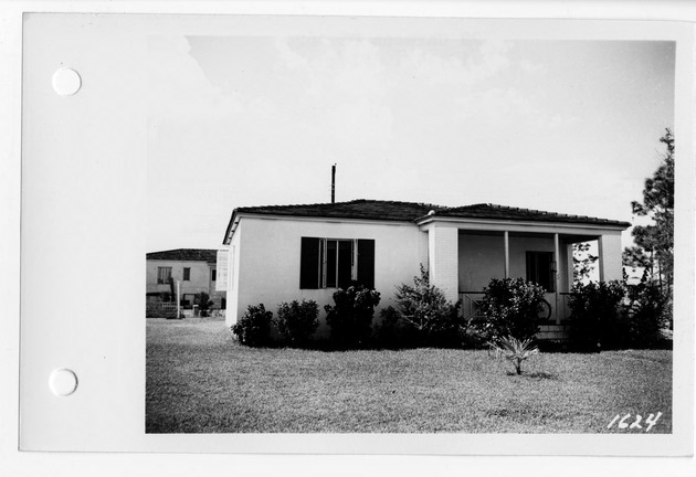 Carmona Avenue, Coral Gables, Florida - recto