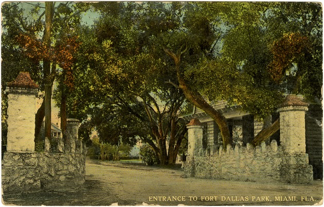 Entrance to Fort Dallas Park, Miami Fla. - Front