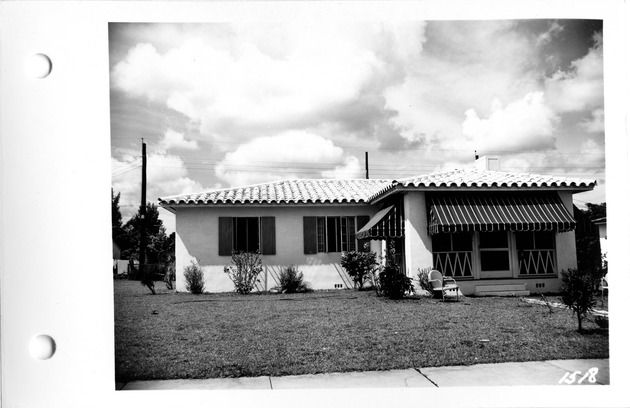 Ponce de Leon Boulevard, Coral Gables, Florida - recto