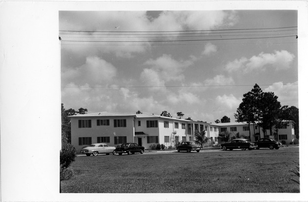 Ponce de Leon Boulevard, Coral Gables, Florida - recto