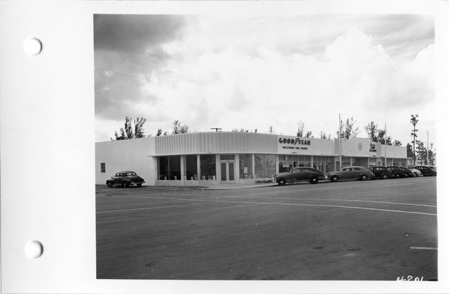 Ponce de Leon Boulevard, Coral Gables, Florida - recto