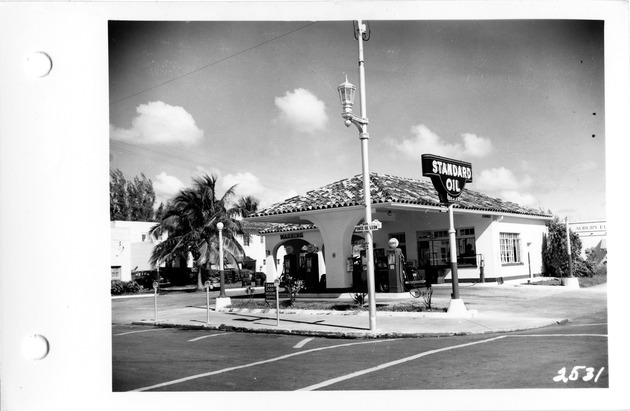 Ponce de Leon Boulevard, Coral Gables, Florida - recto