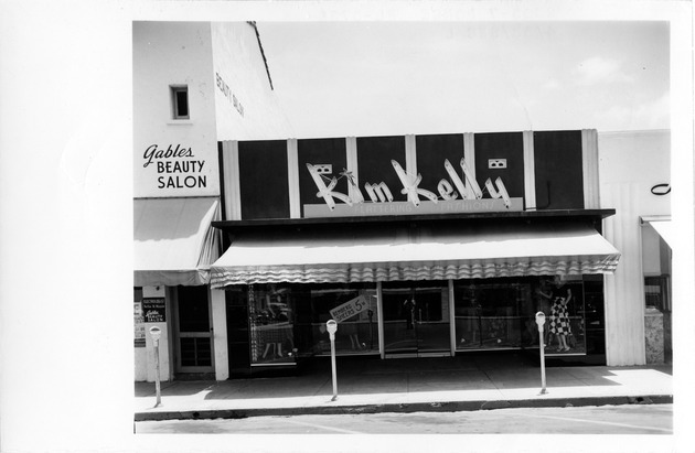 Ponce de Leon Boulevard, Coral Gables, Florida - recto