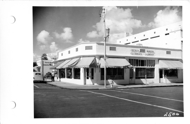 Ponce de Leon Boulevard, Coral Gables, Florida - recto