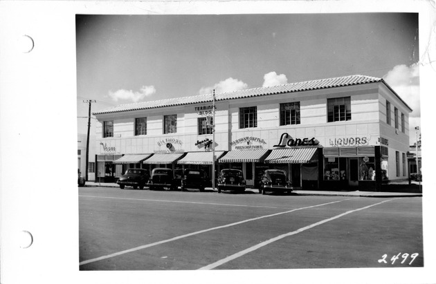 Ponce de Leon Boulevard, Coral Gables, Florida - recto