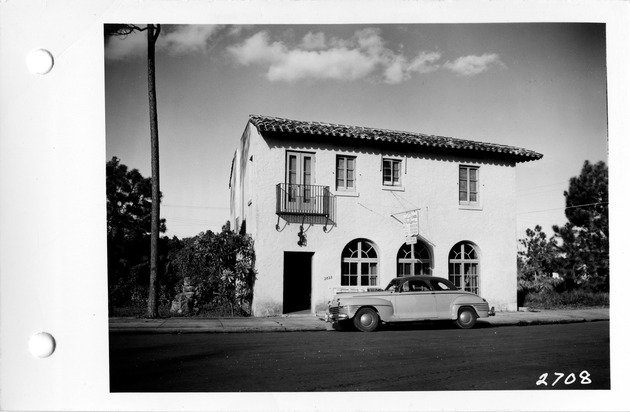 Ponce de Leon Boulevard, Coral Gables, Florida - recto