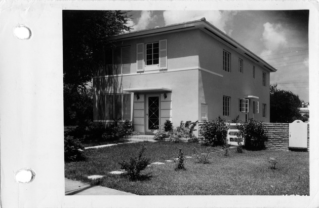 Ponce de Leon Boulevard, Coral Gables, Florida - recto