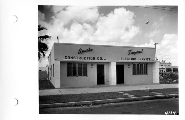 Ponce de Leon Boulevard, Coral Gables, Florida - recto