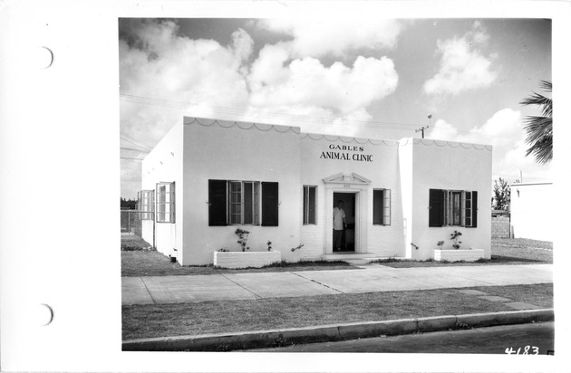 Ponce de Leon Boulevard, Coral Gables, Florida - recto