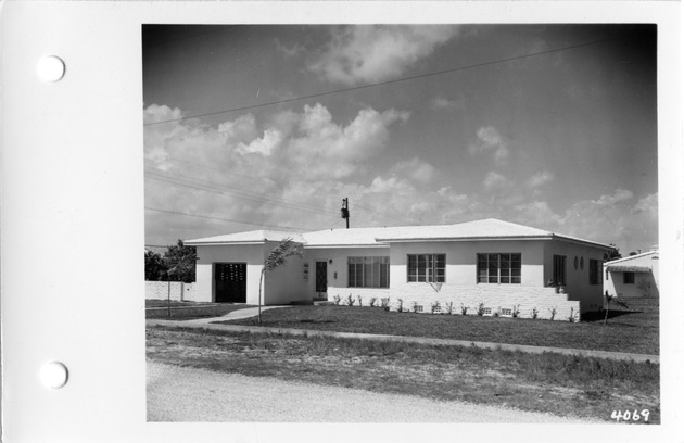 SW 30th Street, Miami, Florida - recto