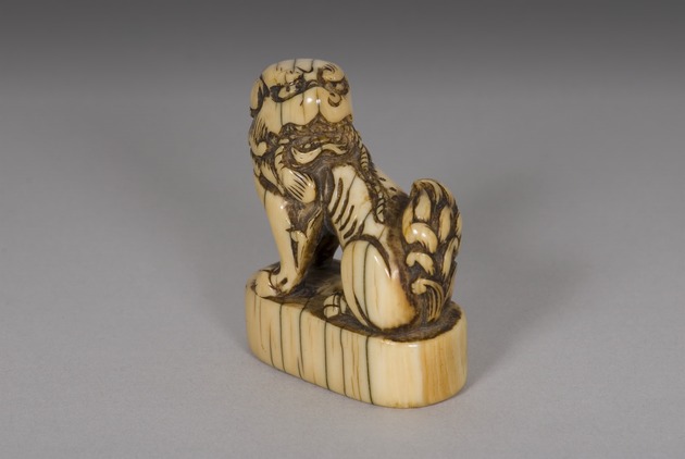 Netsuke: temple dog - artifact front view