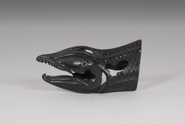 Netsuke: fish head - artifact front view