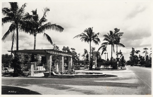 Granada Plaza. Coral Gables, Florida - Recto