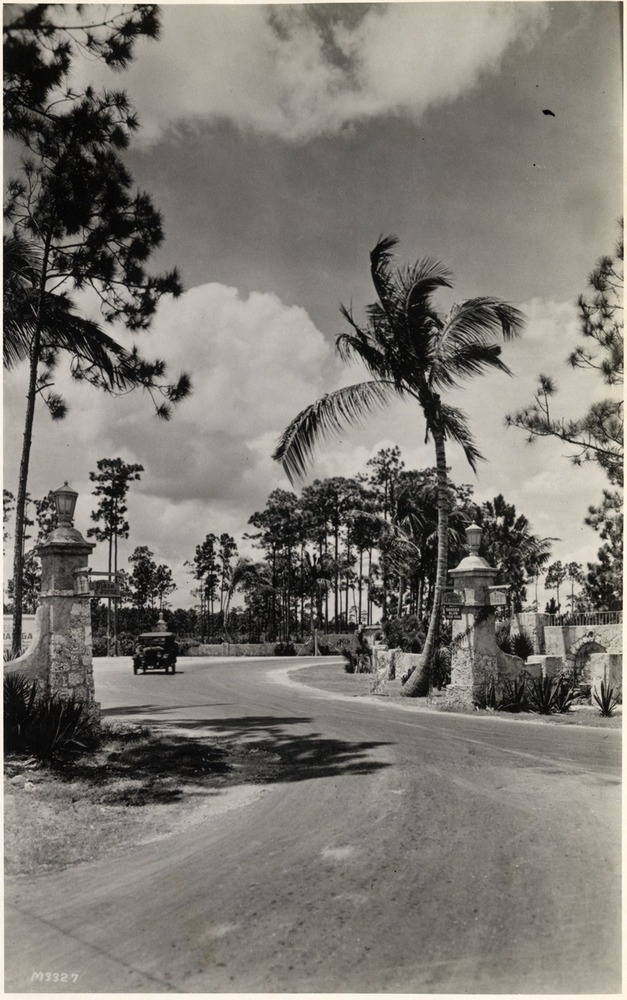 Le Jeune Plaza. Coral Gables, Florida - Recto