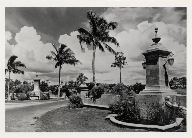 Segovia Plaza. Coral Gables, Florida - Recto