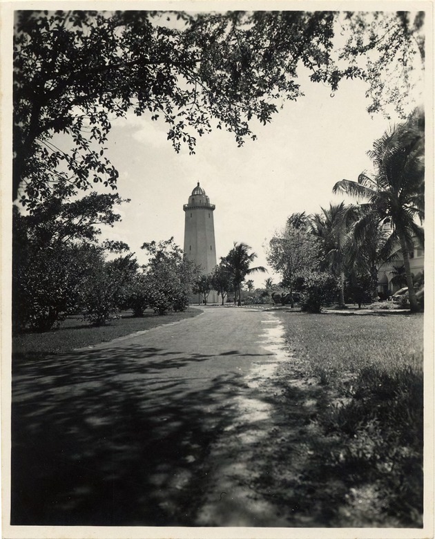 Alhambra water tower. Coral Gables, Florida - Recto