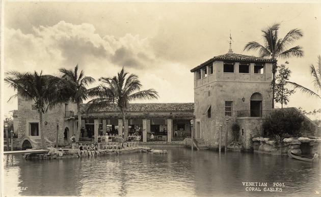 Girls at the Venetian Pool. Coral Gables, Florida - Recto