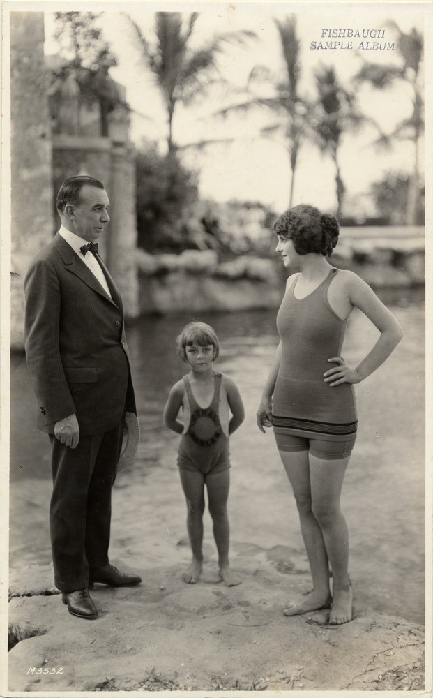 Ruth Woodall, Mr. Nichols and Jackie Ott at the Venetian Pool. Coral Gables, Florida - Recto