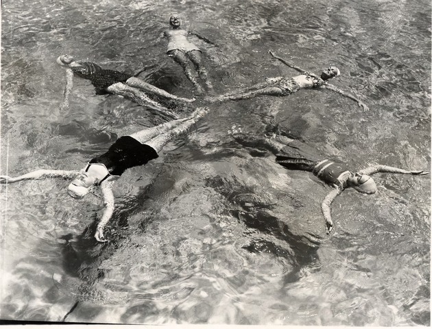 Water ballet at the Venetian Pool. Coral Gables, Florida - Recto