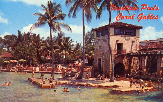 People enjoying the Venetian Pool. Coral Gables, Florida - Recto