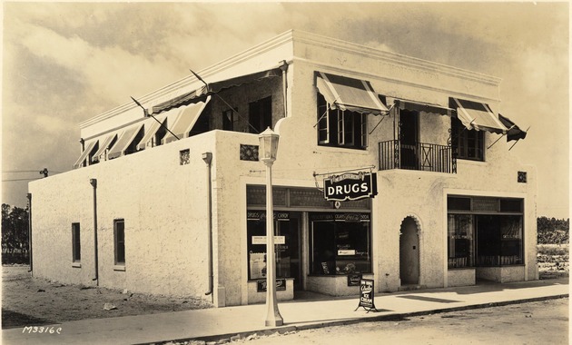 Church's Drugstore. Business District, Coral Gables, Florida - Recto