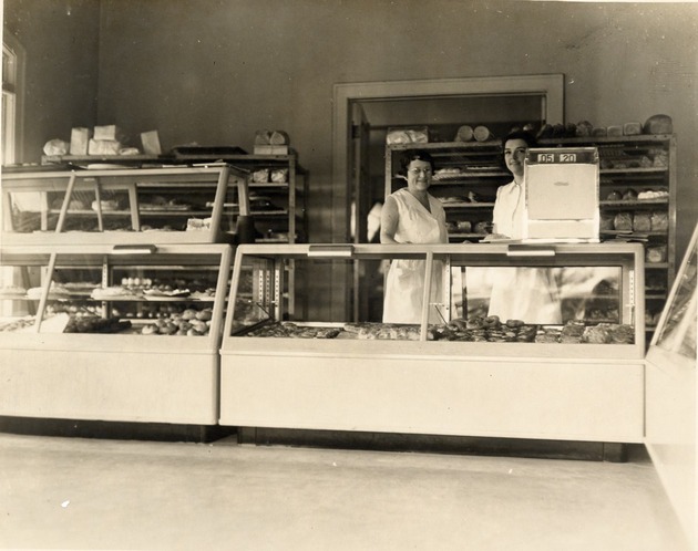 Andalusia Bake Shop. Business District, Coral Gables, Florida - Recto