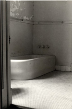 George Merrick's house bathroom: bathtub. Coral Gables, Florida