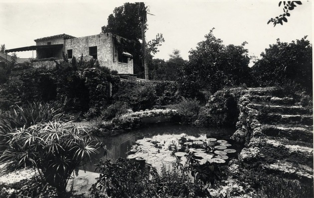 George Merrick's house. Backyard pond with lily pads. Coral Gables, Florida - Recto