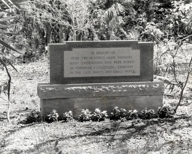 Pinewood Cemetery marker. Coral Gables, Florida - Recto