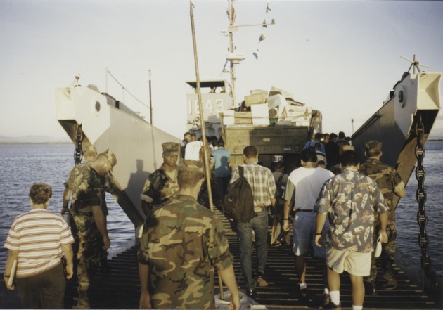Cuban refugees leaving Guantanamo 14
