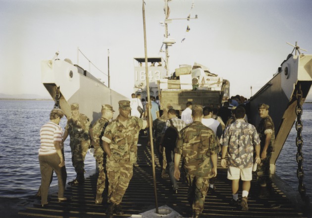 Cuban refugees leaving Guantanamo 15