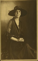 Female portrait - Woman in hat smiling for camera