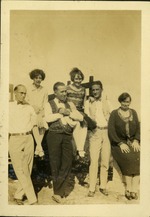 [1926-11-25] Bill, Kelly, Gene, Sis, Helen - Thanksgiving