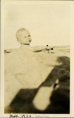 Nov 30 - Baby Lou - Baby at beach