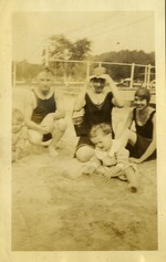[1923] Lakeside - Pat, Louise, Eva, Patty man, woman and child in bathing suits