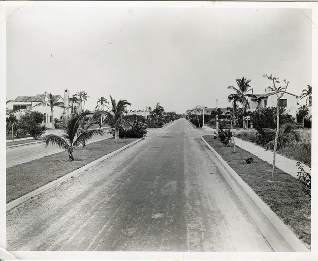 Shoreland Blvd. looking west from NE 4th Ave., circa 1929 - 