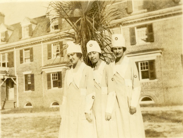 Hoover Girls in front of their dorm, 1917