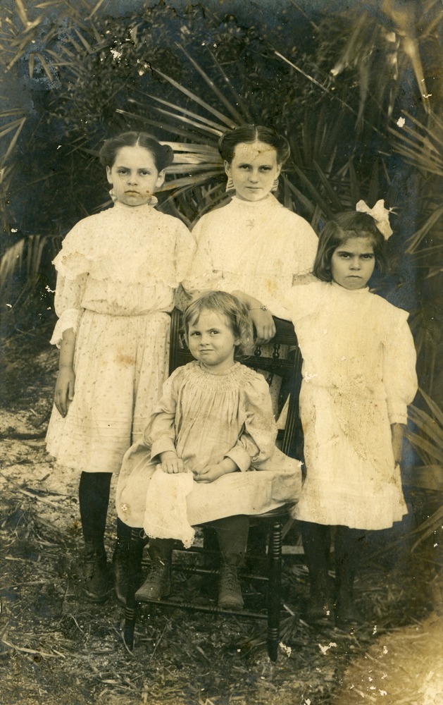 Four children, 1908