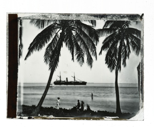 Photo of the USS Gettysburg in Key West