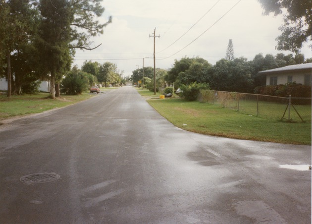 NW 5th Avenue and NW 41st Street looking south