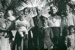 Roscoe and Mary Chaffin with grandchildren and their mothers, 1921