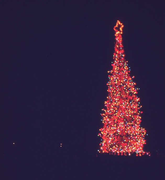 National Enquirer Christmas tree, 1974