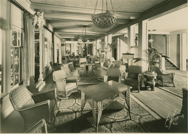 Gralynn Hotel Interior