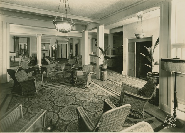 Gralynn Hotel Interior