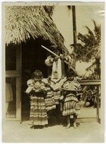 [1924-03-04] Seminole Man and Two Children (Musa Isle, Fla.)